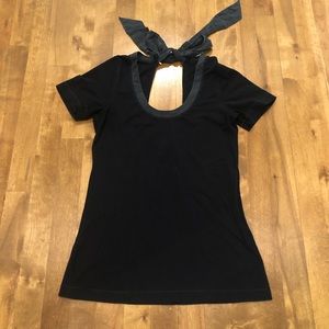 Lululemon ribbon tie key hole back tee